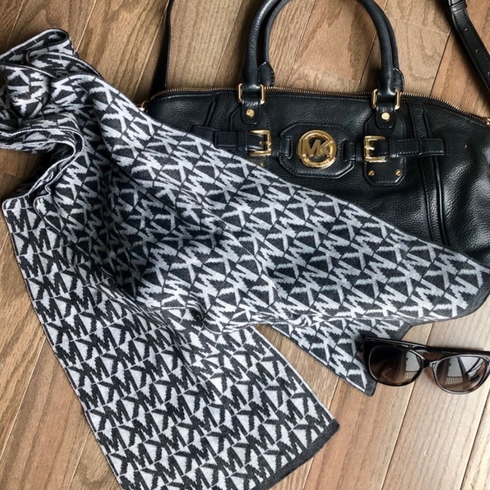 NWT Michael Kors Scarf